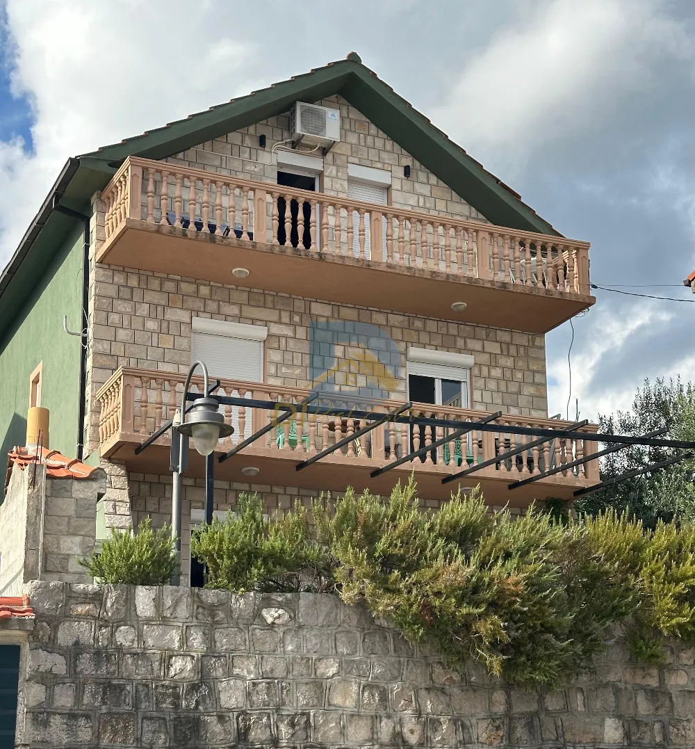 Near Sea  Four Bedrooms 3 Floors House For Rent