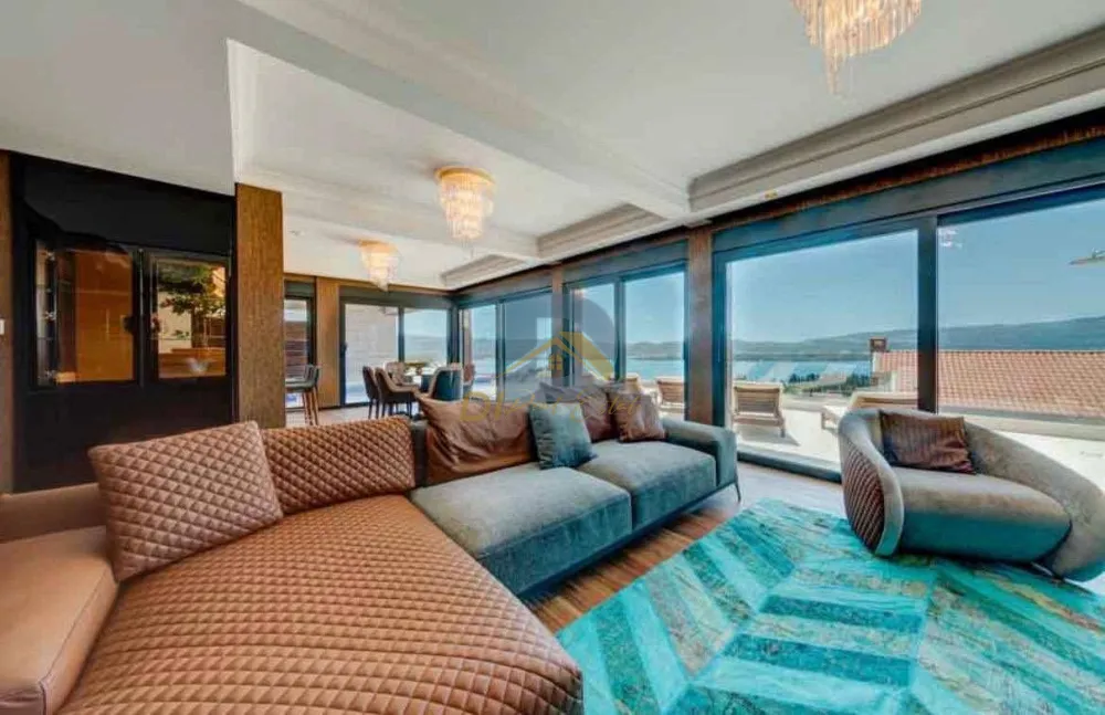 Villa di lusso con cinque camere da letto in affitto | Tivat
