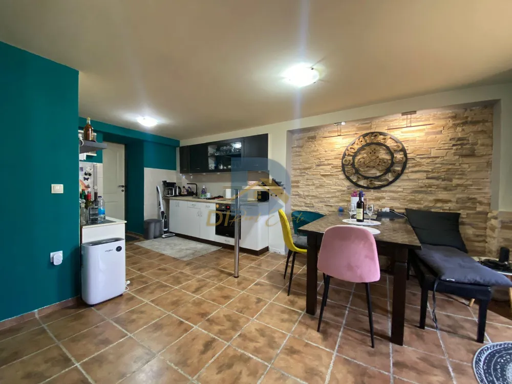 One Bedroom Apartment